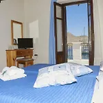 Kamares