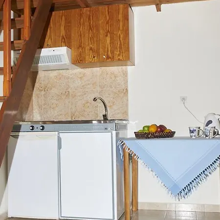 Apartman Kamares *